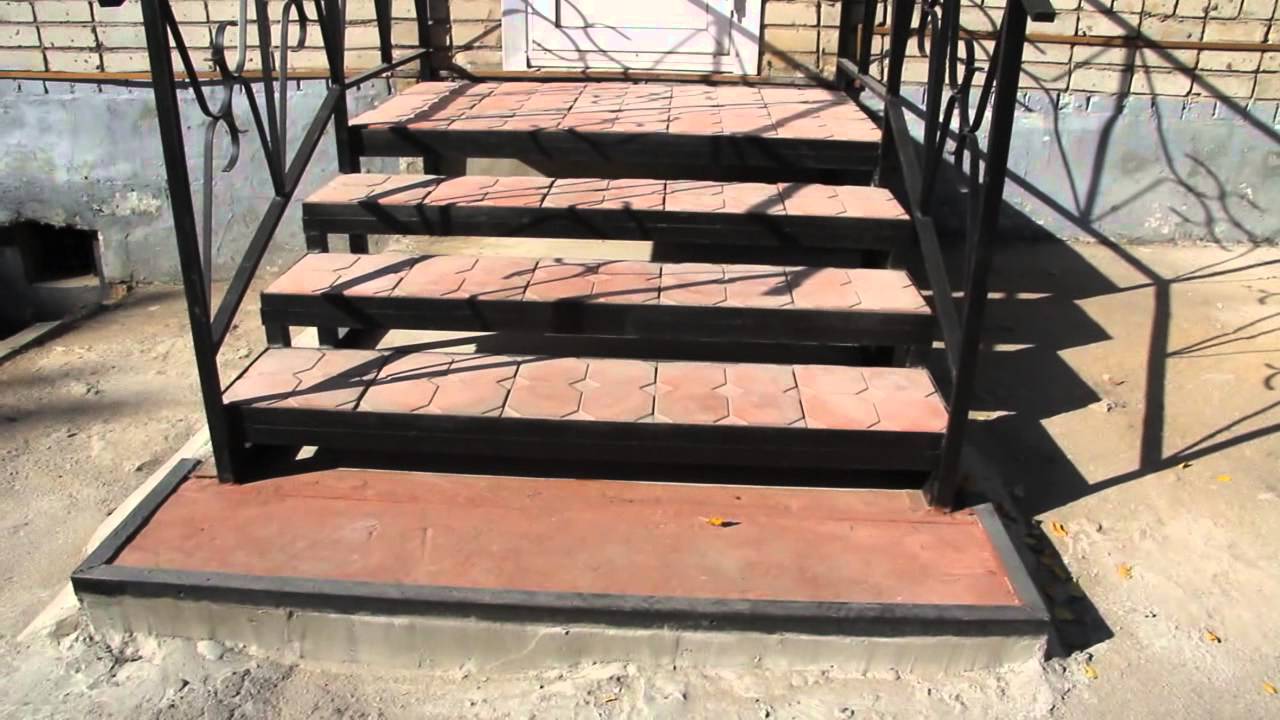 Металлические уличные лестницы